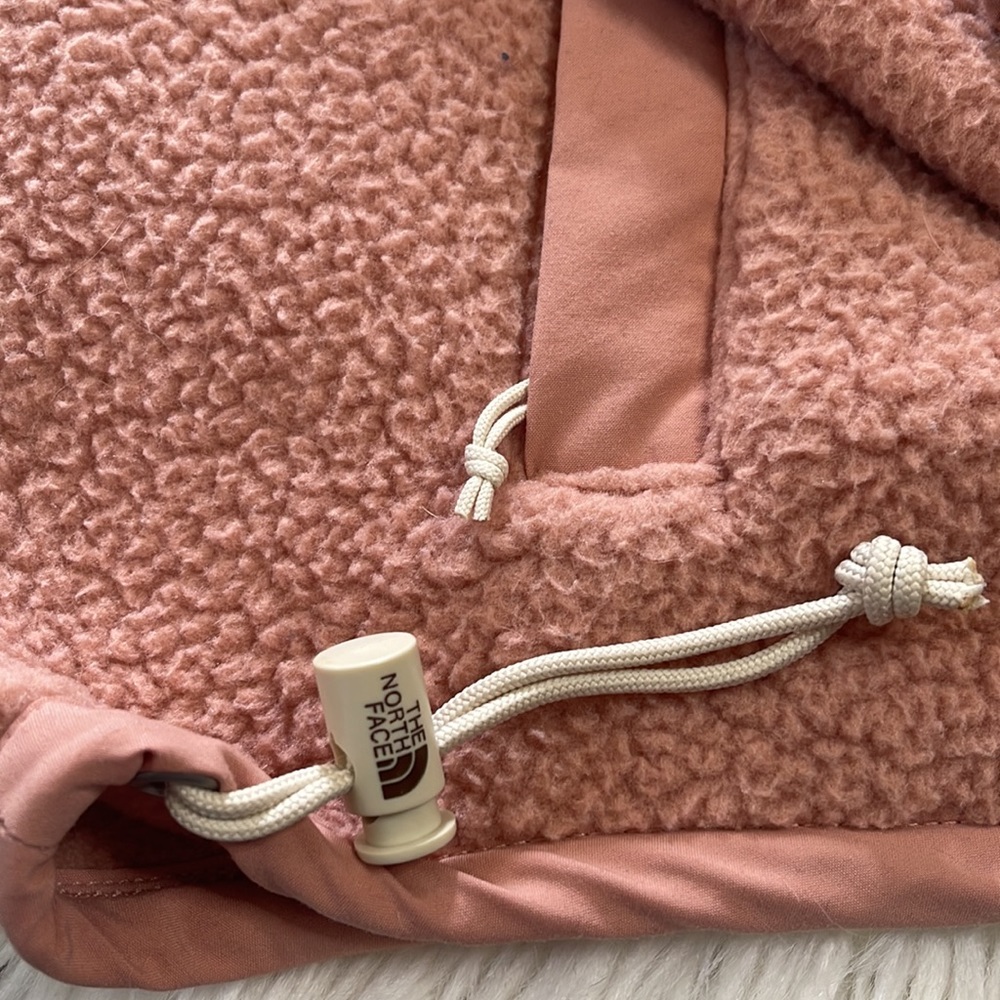 The North Face Women's Cragmont Fleece
1/4 Snap Pullover - Size: Medium NWOT - Picture 12 of 14